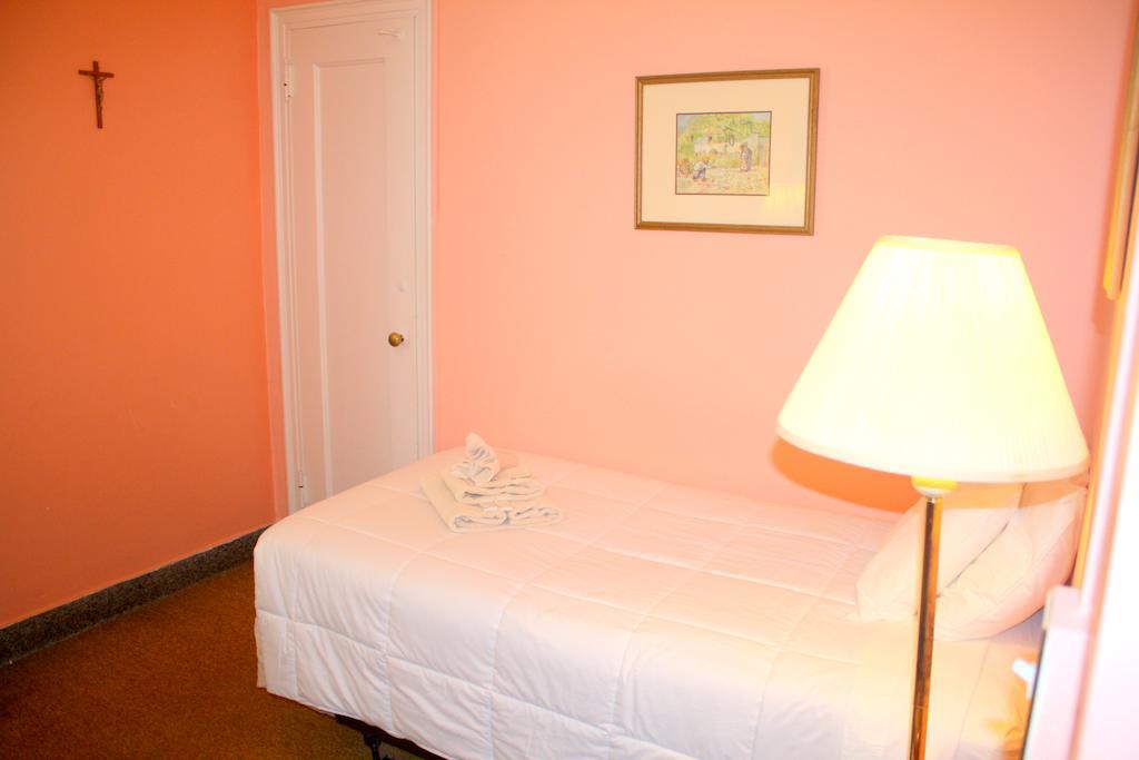 Leo House Hotel Ню Йорк Стая снимка